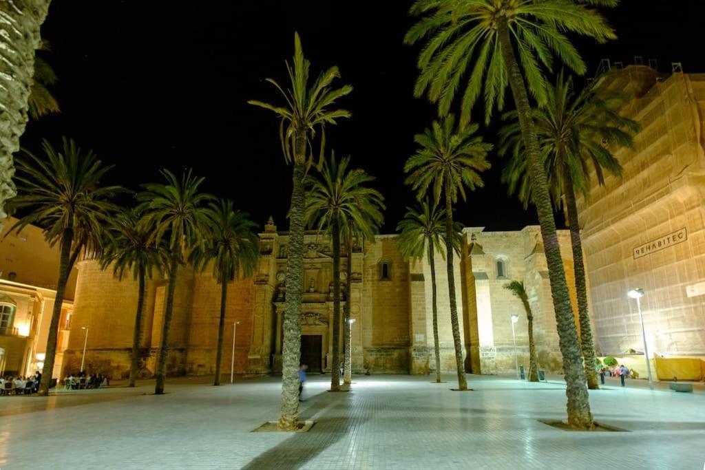 Lifehouse Cathedral * Free Parking* Superiorwifi* Leilighet Almería Eksteriør bilde